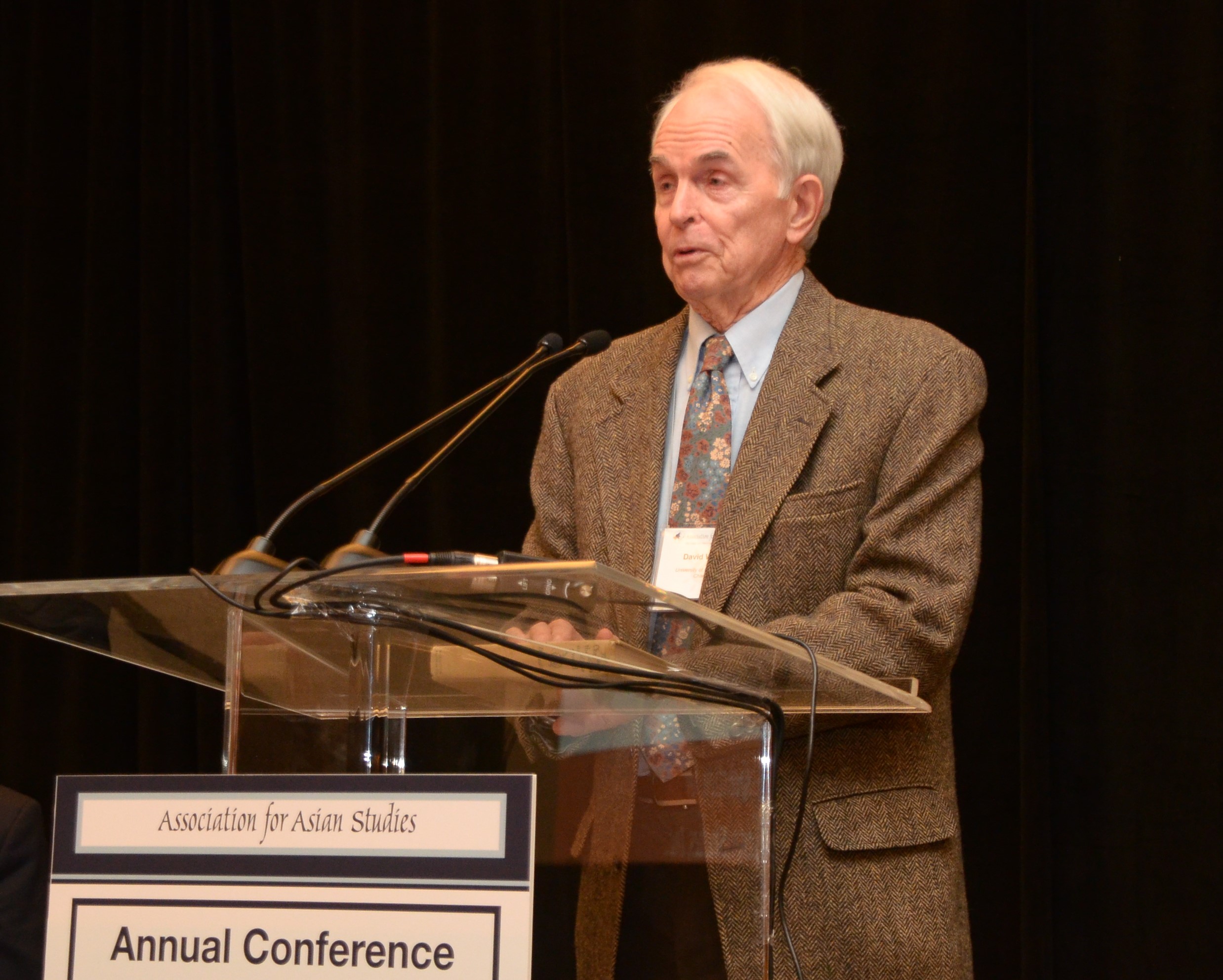 David W. Plath accepting the Distinguished Contributions to Asian Studies award at the AAS 2013 Annual Conference