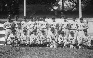 group photo of a baseball team