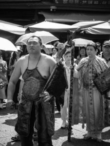 Daoist shaman entering the Mazu Temple in Lugang. Photo by author.