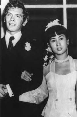 Wedding photo of Aung San Suu Kyi and Michael Aris. 