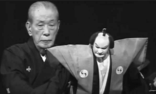 Master puppeteer Yoshida Tamao (1919–2006) in his 2002 performance of the Chikamatsu Monzaemon 